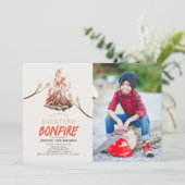 Backyard Bonfire Camping S'mores Birthday Foto Einladung (Stehend Vorderseite)