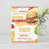 Backyard Burger Party Gingham Chillin und Grilling Einladung (Stehend Vorderseite)