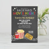 Backyard Movie Night Geburtstagsparty Einladung (Stehend Vorderseite)