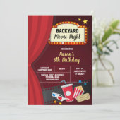 Backyard Movie Night Geburtstagsparty Einladung (Stehend Vorderseite)