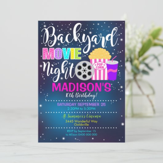Backyard Movie Night Invasion Movies Party Einladung (Stehend Vorderseite)