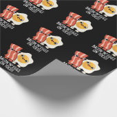 Bacon And Eggs On Toes Funny Toast Pun Dark BG Geschenkpapier (Ecke)
