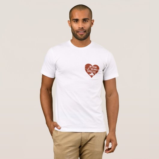 Bacon Lover Herz gehört zum Bacon Funny T-Shirt (Vorne ganz)