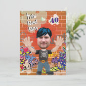 Bad Boy 40th Men's Birthday Funny Face Cut-out Einladung (Stehend Vorderseite)