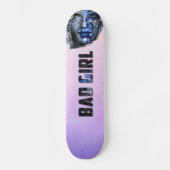 Bad Girl Pink Blauer Grau Skateboard (Vorderseite)