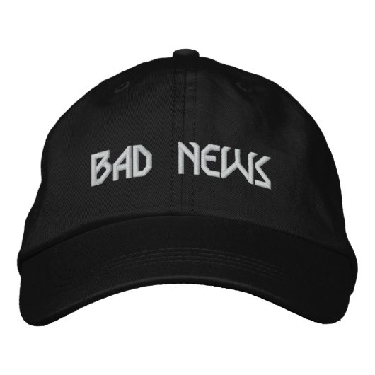 BAD NEWS Logo hat Bestickte Baseballkappe (Vorderseite)