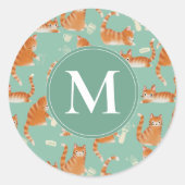 Bad Orange Tabby Katzen klopfen über Muster Runder Aufkleber (Vorderseite)