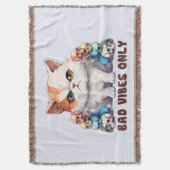 Bad Vibes only - Fierce Cat & Skulls Gothic Design Decke (Vorderseite Vertikal)