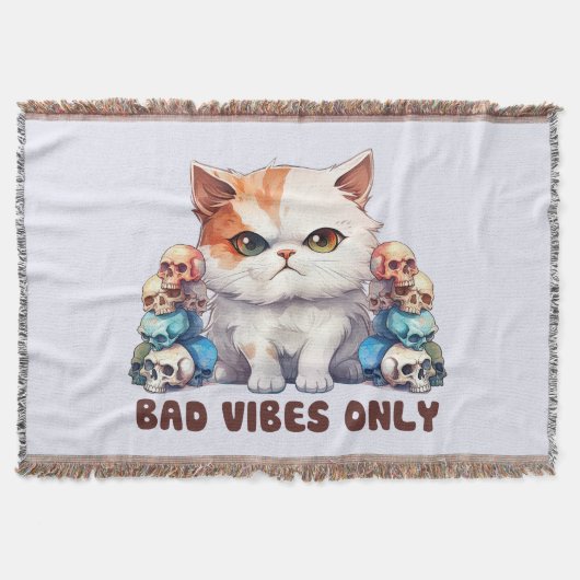 Bad Vibes only - Fierce Cat & Skulls Gothic Design Decke (Vorderseite)