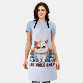 Bad Vibes only - Fierce Cat & Skulls Gothic Design Schürze (Getragen)