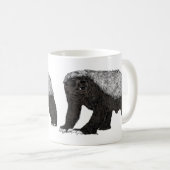 Badass Honey Badger Fearless Attitude Kaffeetasse (VorderseiteRechts)
