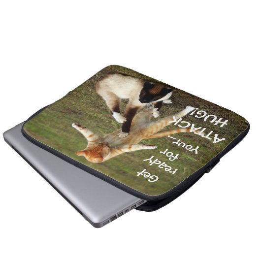 Badass Katzen - Angriffsumarmung Laptopschutzhülle (Vorne Knopf)