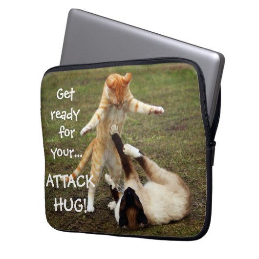 Badass Katzen - Angriffsumarmung Laptopschutzhülle (Vorderseite Links)