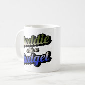 Baddie mit einer Haushaltskaffee-Tasse Kaffeetasse (Vorderseite Links)