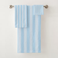Badehandtuch mit blauen Streifen