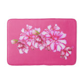 Badematte - Rosa gestrippte Geranien (Vorderseite)