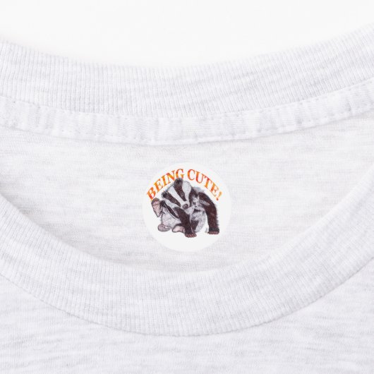 BADGER BEING CUTE ETIKETTEN (Befestigt)