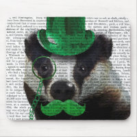 Badger mit Grünem Top-Hut und Mustache