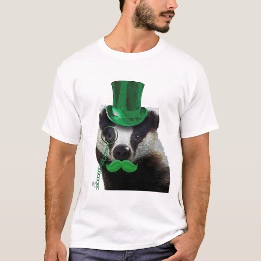 Badger mit Grünem Top-Hut und Mustache T-Shirt (Vorderseite)