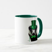 Badger mit Grünem Top-Hut und Mustache Tasse (VorderseiteRechts)
