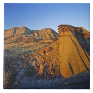 Badlands-Formationen im Dinosaur Provincial Park 3 Fliese