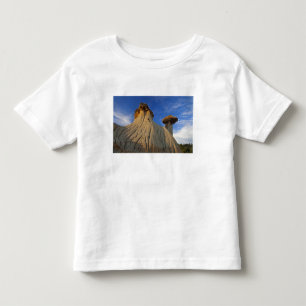 Badlands-Formationen im Makoshika State Park in Kleinkind T-shirt