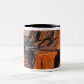 Badlands im Nationalpark Theodore Roosevelt Zweifarbige Tasse (Mittel)