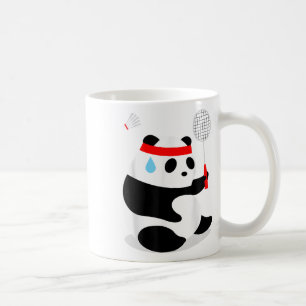 Badminton-Panda schwitzt und verpasst Kaffeetasse