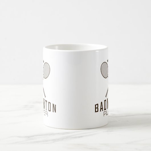 Badminton Player mit Minimalistischen Rackets Kaffeetasse (Mittel)