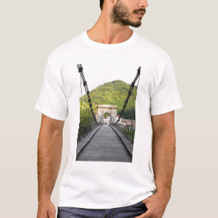Bagni di Lucca, Toskana, Italien - Eine alte Brüc T-Shirt