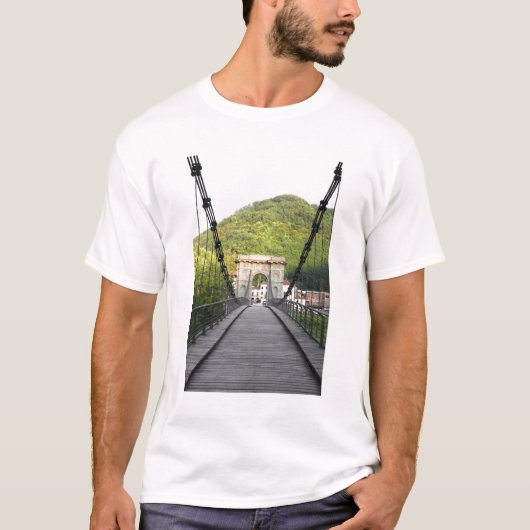 Bagni di Lucca, Toskana, Italien - Eine alte Brück T-Shirt (Vorderseite)
