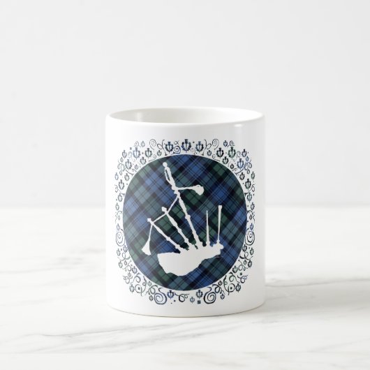 Bagpipe Silhouette auf Tartan Kaffeetasse (Mittel)
