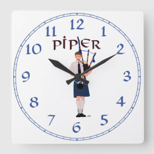 Bagpiper - Blue Kilt Quadratische Wanduhr