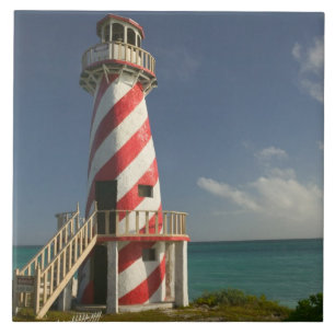 BAHAMAS, Grand Bahama Island, Ostseite: Stadt Fliese