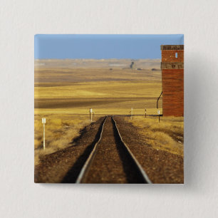 Bahngleise führen zum alten Granit in Collins Button