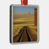 Bahngleise führen zum alten Granit in Collins Silbernes Ornament (Rechts)