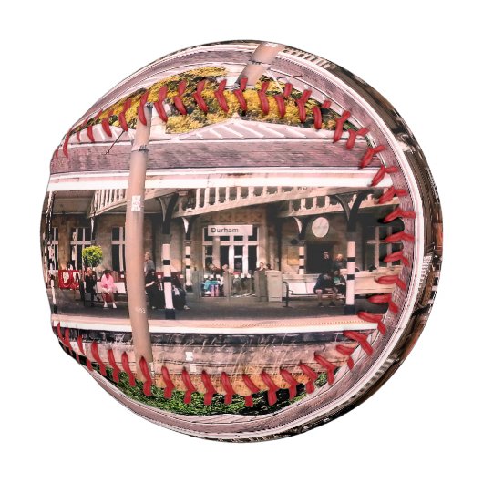 Bahnhof Durham Baseball (Vorne Rechts)