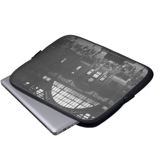 Bahnhof Laptopschutzhülle (Vorne Knopf)