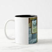 Bahnlandschaft (von Eric Ravilious) Zweifarbige Tasse (Links)