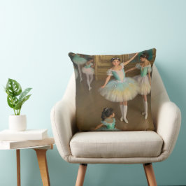 Bailarinas esperando para actuar kissen