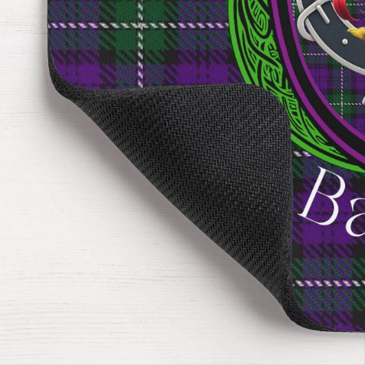 Baillie Scottish Clan Tartan and Crest Mousepad (Ecke)