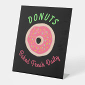 Baked Fresh Daily Faux Neon Donut Shop Sign Sockelschild (Vorderseite)