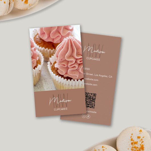 Bakery Monogram Logo Cupcake Foto QR Brown Visitenkarte