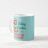 Baking Cookies and Burning the Patriarchy Kaffeetasse (Vorderseite Links)
