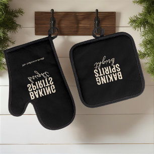 „Baking Spirits Bright Black Christmas“ Ofenhandschuh & Topflappen-Set
