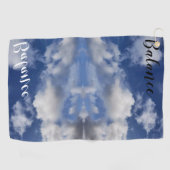 Balance, welche Wolkenreflektionen, blauer Himmel Golfhandtuch (Horizontal)