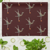 Balancing Giraffe Handtuch (Gefaltet)