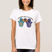 Balancing Vibes Sun & Moon Celestial Hamsa T-Shirt (Vorderseite)