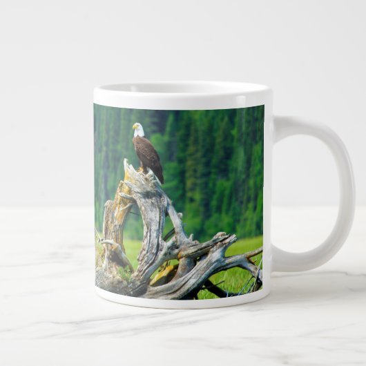 Bald-Adler am Zweig Jumbo-Tasse (Rechts)