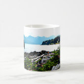 Bald-Adler an der Küste von Alaska Kaffeetasse (Mittel)